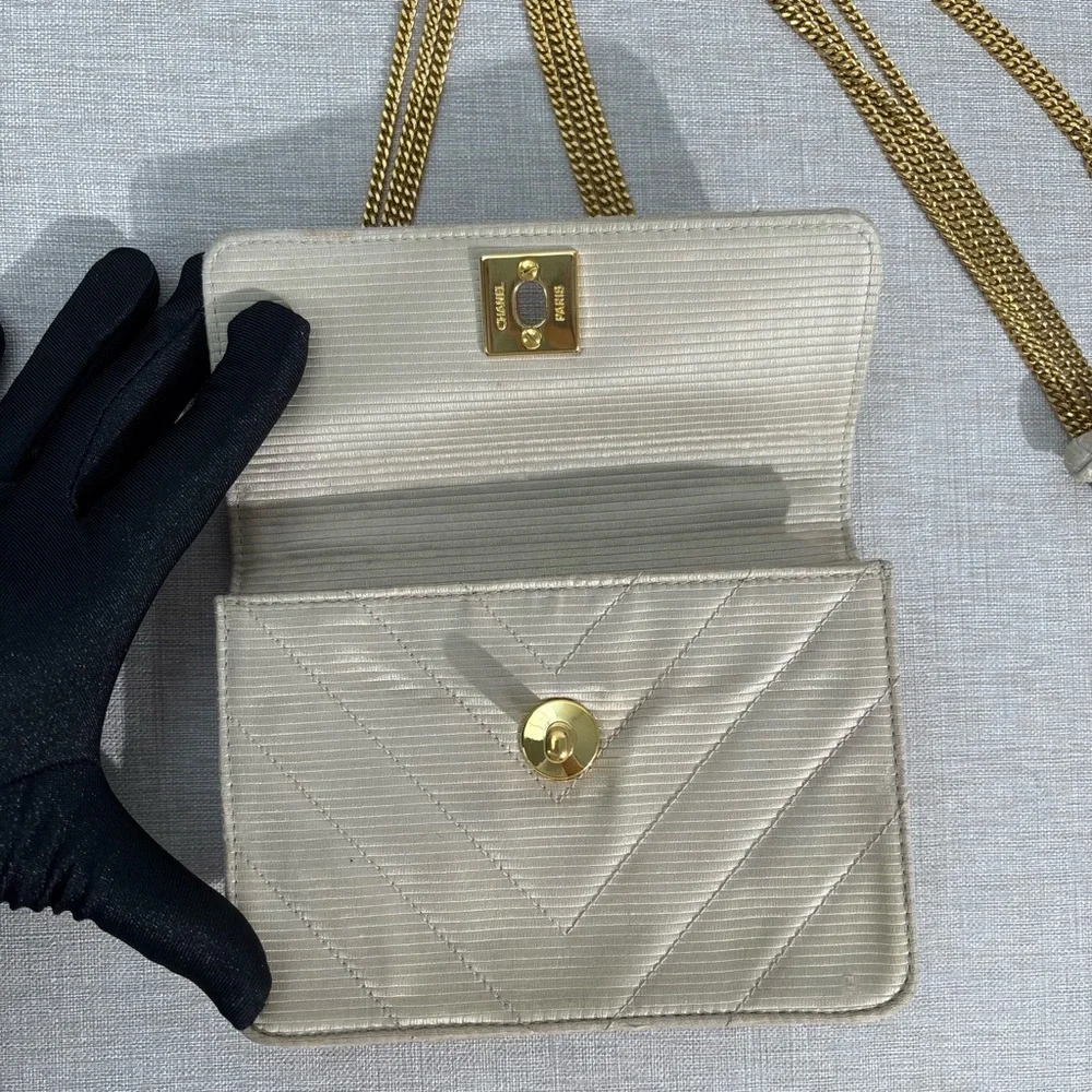 CHANEL Ivory Chevron Leather Mini Flap Bag GHW - Picture 12 of 17